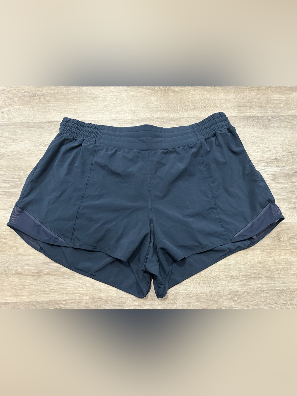 P118 Lululemon Hotty Hot High-Rise Lined Short 4” Inseam Navy LW7AYXT Size 18